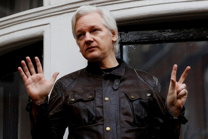 İngiltere İçişleri Bakanı Patel, Julian Assange'ın ABD'ye iadesini onayladı