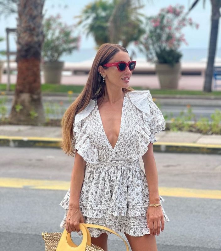 Arka Sokaklar'ın Bahar'ı sütyensiz süper mini elbisesiyle boy gösterdi, gören gözünü alamadı!