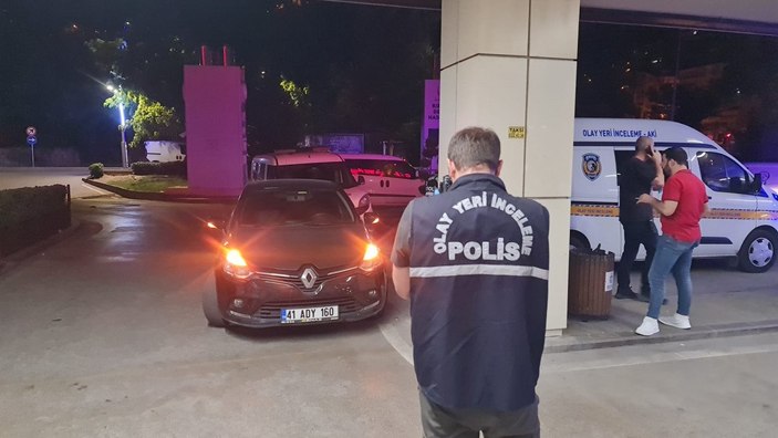 Kocaeli’de arka koltukta otururken sürücüyü vurdu