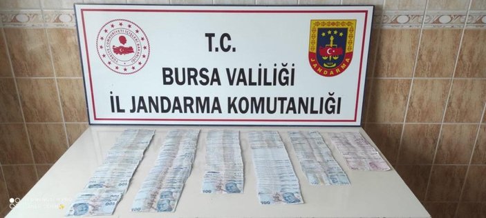 Bursa'da kendilerini polis olarak tanıtıp 95 bin lira dolandıran 2 şüpheli tutuklandı