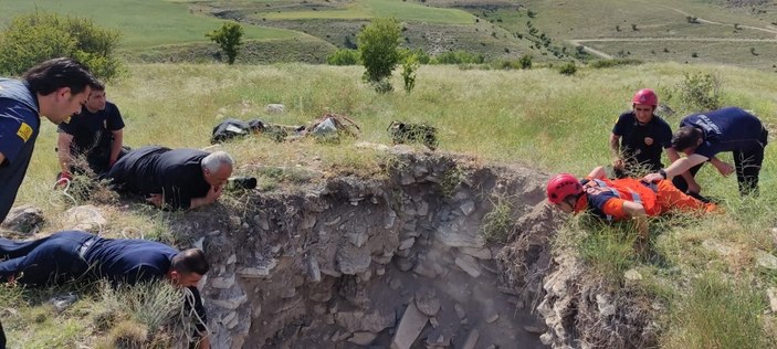 Konya'da definecilerin kazdığı kuyuya düşen kuzu kurtarıldı