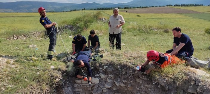 Konya'da definecilerin kazdığı kuyuya düşen kuzu kurtarıldı