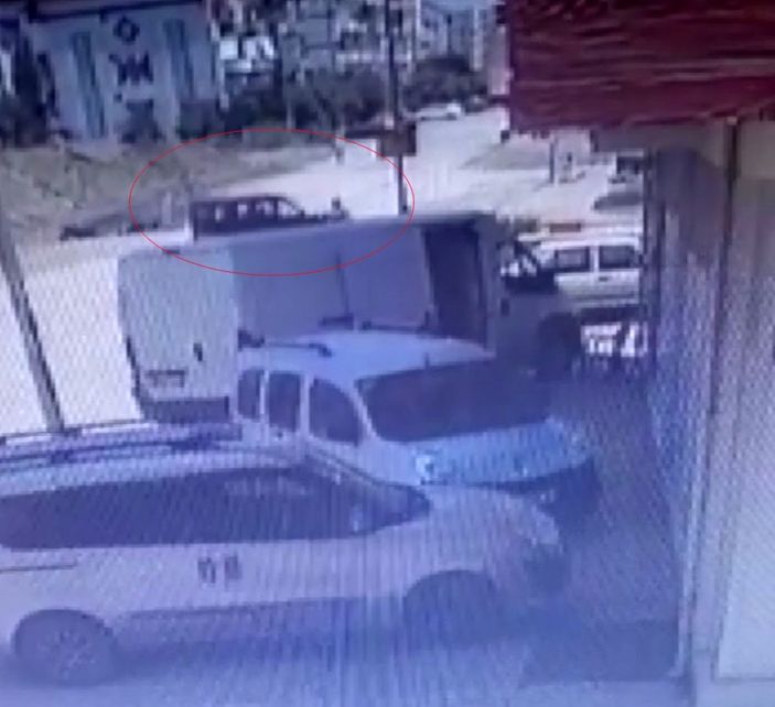 i İzmir'de ölümlü trafik kazası kamerada