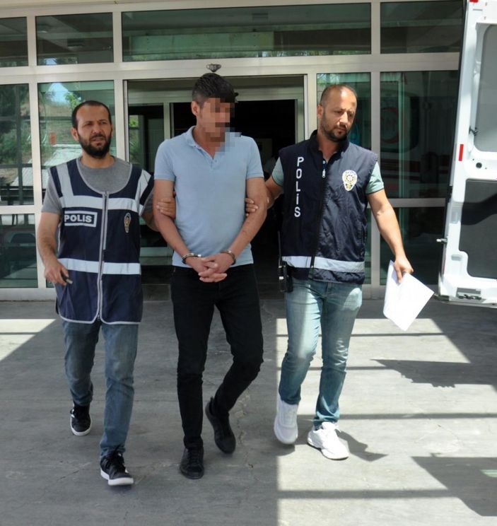 Karaman'da, çaldıkları minibüsün içerisinde yakalandılar