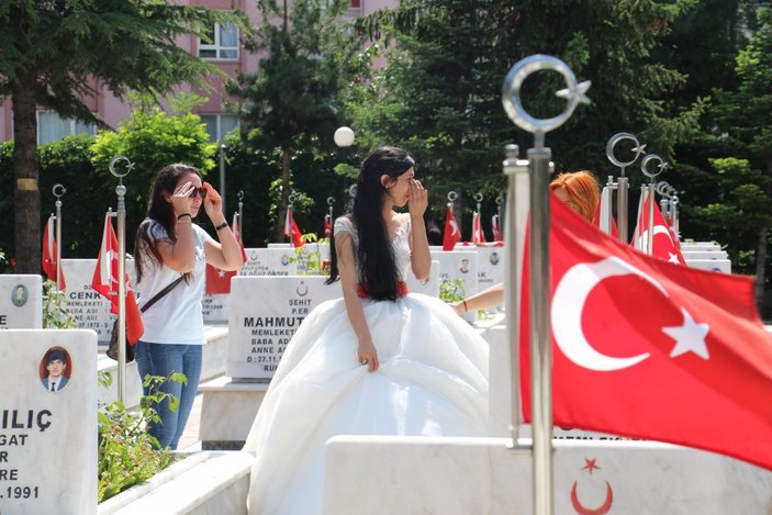 Ankara'daki şehitlikte Babalar Günü