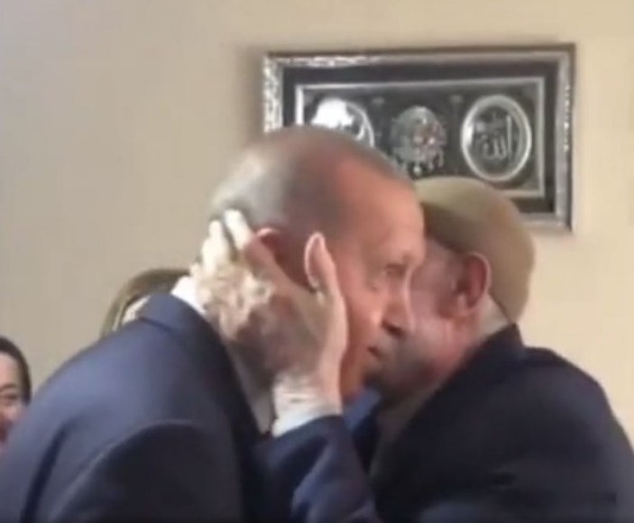 Cumhurbaşkanı Erdoğan, elini öptürmedi