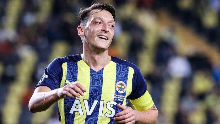 Mesut Özil ve Fenerbahçe arasında neler oluyor?