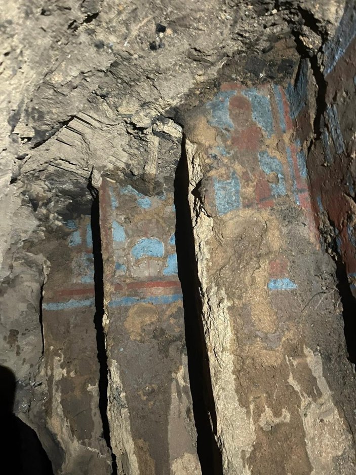 Van'da kaçak kazı yapan defineciler, 2 bin yıllık tarihi yapıyı açığa çıkardı