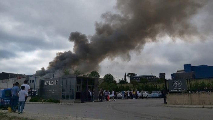 Kocaeli’de kimya fabrikasında yangın çıktı