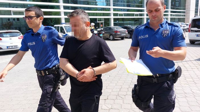 Samsun'da kavgada yaralanan şüpheli, karnını tutarak cezaevine gitti