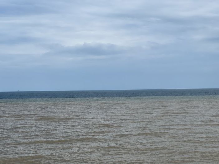 Düzce'deki yağış Karadeniz'in rengini kahverengiye çevirdi