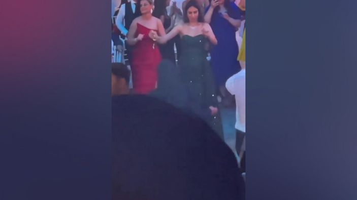 Karnı burnunda Amine Gülşe'nin göbek attığı anlar sosyal medyayı yıktı!