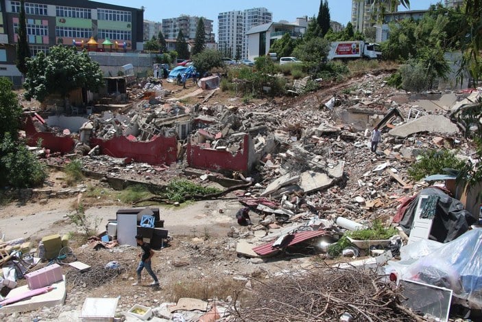Adana’da, gece kondu yıkımında gerginlik çıktı
