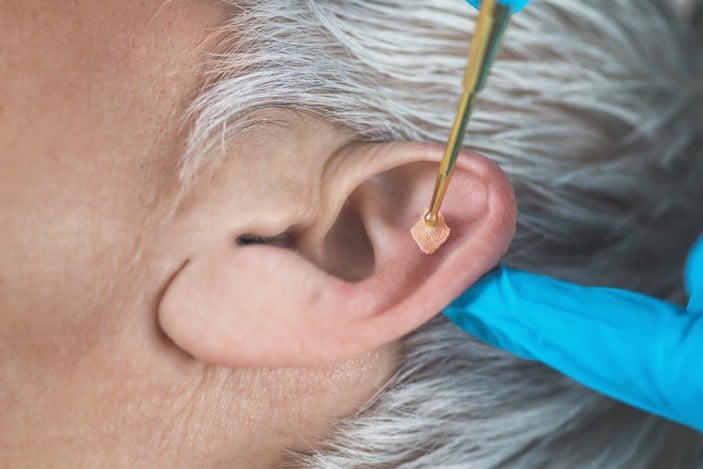 Kulak tıkanıklığını hızlıca açmak için 10 basit yöntem