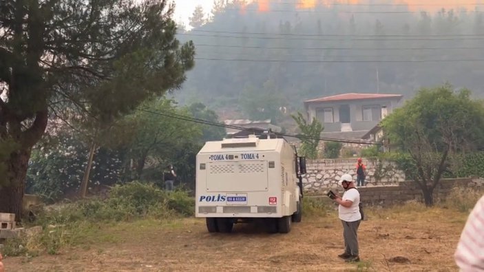 Marmaris'teki yangında evleri tehlikede olan çift: Devlet tüm imkanları seferber etti
