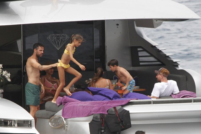 Messi ve Fabregas aileleri tat‎ilde