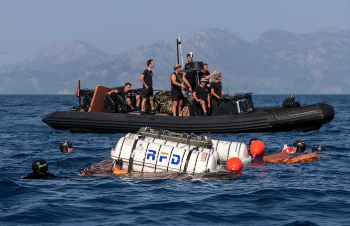 Deniz Kuvvetleri'nin kurtarıcı timi PAK, üstün yetenekleriyle göze çarpıyor