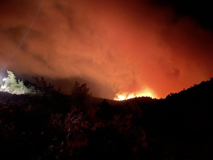Bakanlar Kirişci ve Soylu Marmaris'teki yangın bölgesine gidiyor