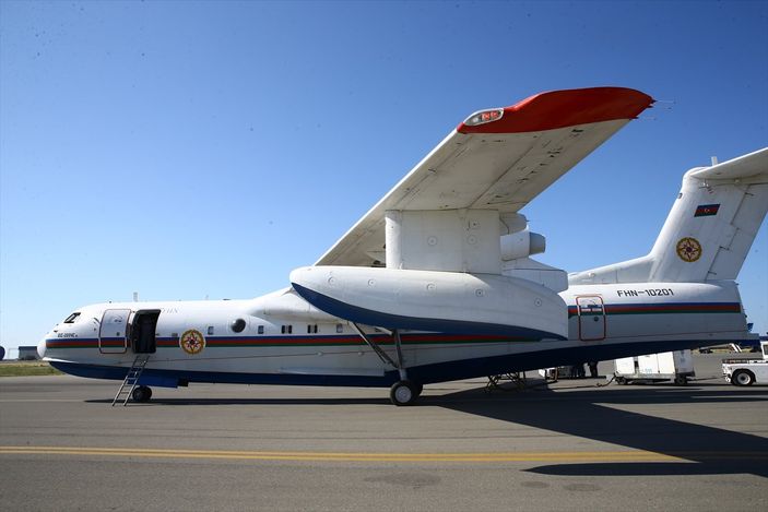 Azerbaycan, yangın söndürme çalışmaları için amfibi uçağı gönderdi