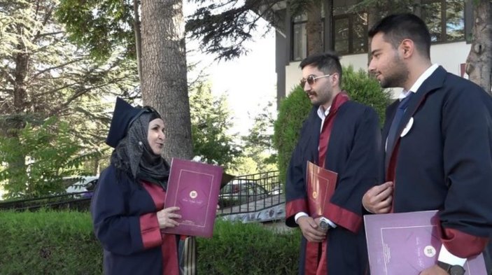 Elazığ'da 63 yaşında inşaat mühendisliğinden mezun oldu