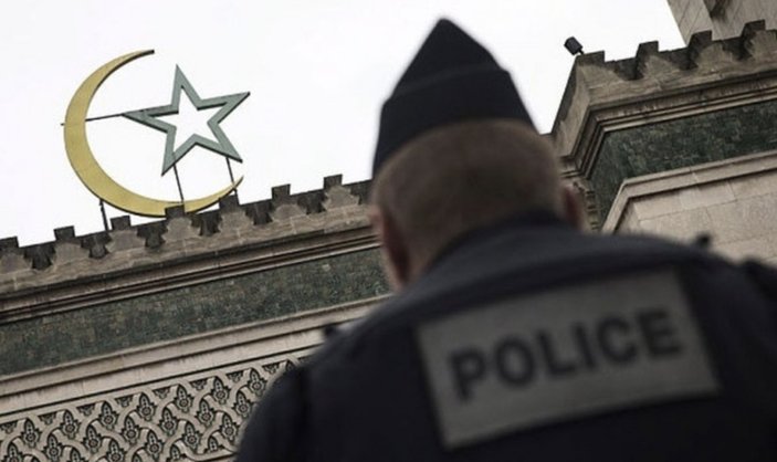 Fransa'da camiye saldırı düzenleme tehdidinde bulunan kişi gözaltına alındı