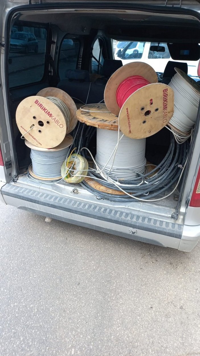 Konya'da, iş yerinde 55 bin liralık kablo çalan şüpheliler yakalandı