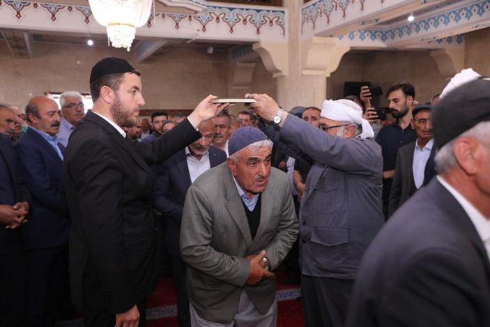 Bitlis'te husumetli aileler törenle barıştırıldı