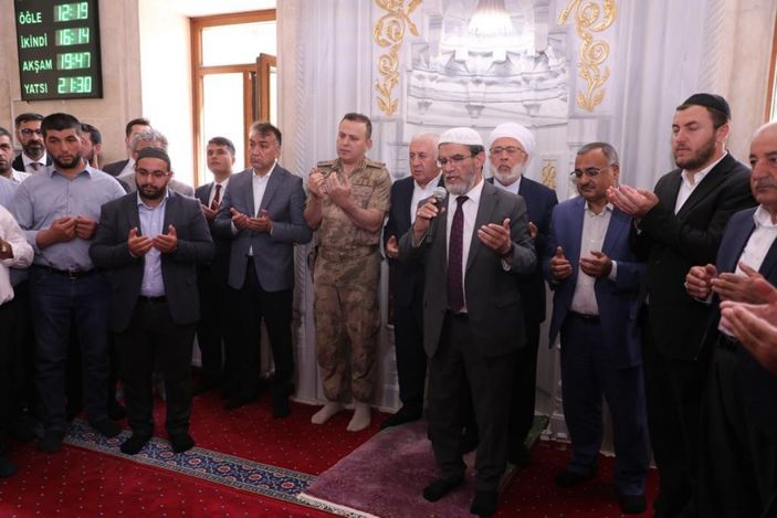 Bitlis'te husumetli aileler törenle barıştırıldı