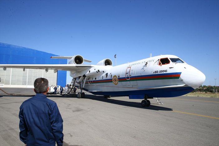 Azerbaycan, yangın söndürme çalışmaları için amfibi uçağı gönderdi