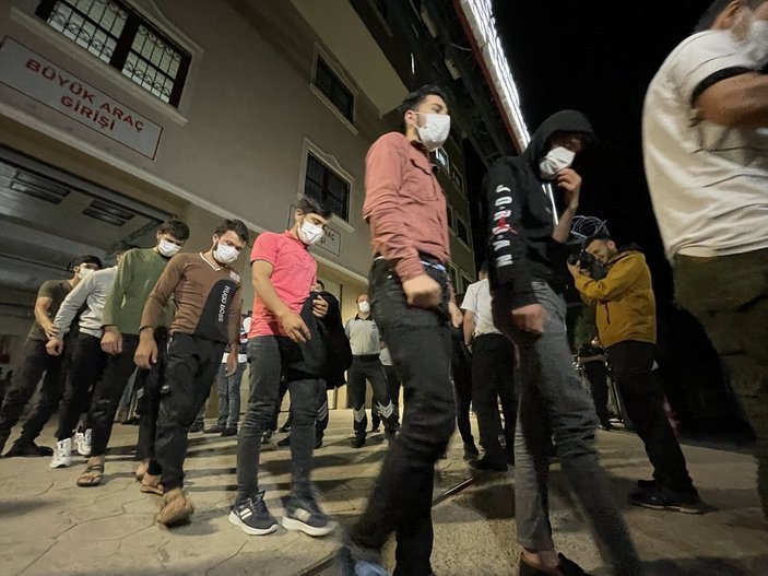 Kocaeli'de yakalanan 136 kaçak göçmene sınır dışı