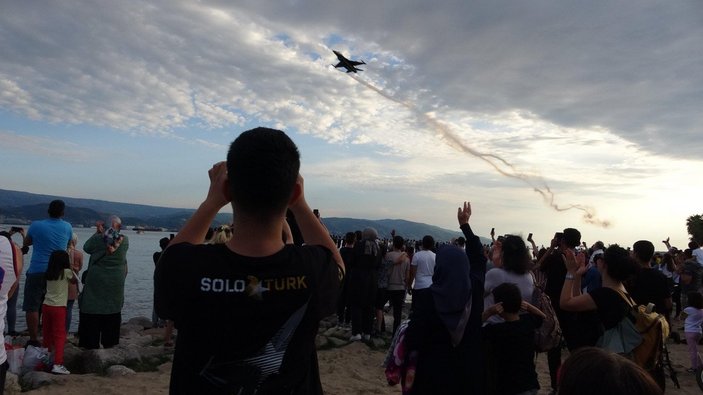 SoloTürk'ten Kocaeli'de nefes kesen gösteri uçuşu