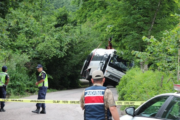 Ordu'da dekan ve aileleri taşıyan araç devrildi: 1 ölü 19 yaralı