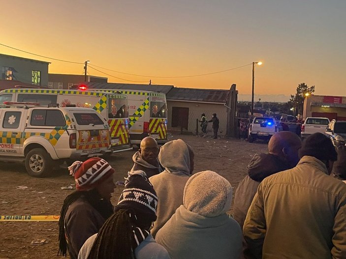 Güney Afrika’daki gece kulübünde 17 genç ölü bulundu