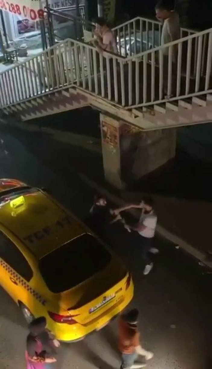 İstanbul'da alkollü yolcu ile taksicinin kavgası