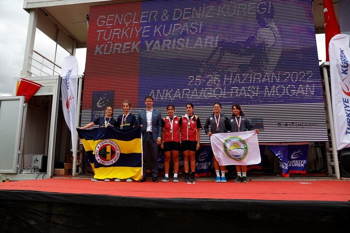 Ankara'da yıllar sonra kürek yarışı yapıldı