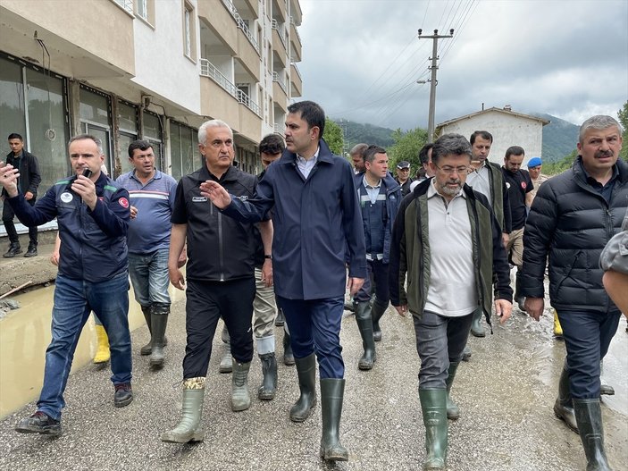 Murat Kurum'dan Kastamonu'da selden etkilenen bölgelerde inceleme