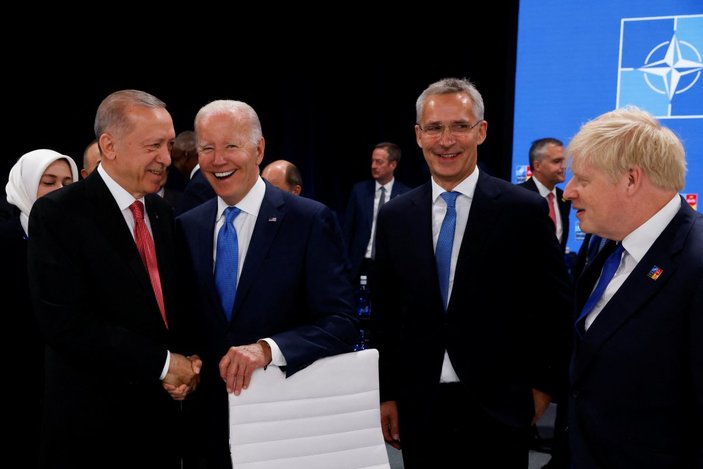 NATO Liderler Zirvesi'nden samimi kareler
