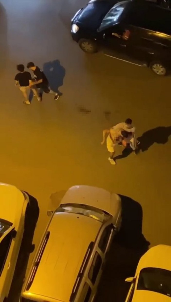 Fatih'te araçta tartışan kişilerden biri, diğerini bıçakladı