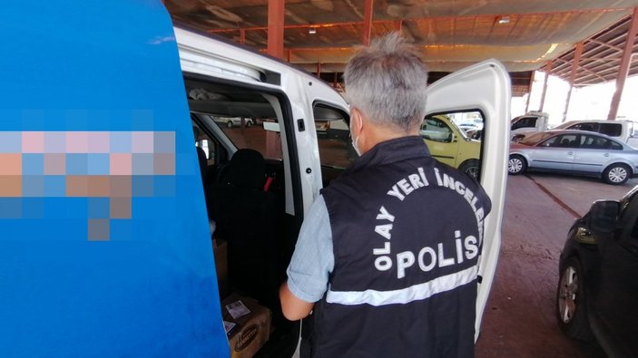 Antalya'da çalışır vaziyette bırakılan kargo dağıtım aracı çalındı