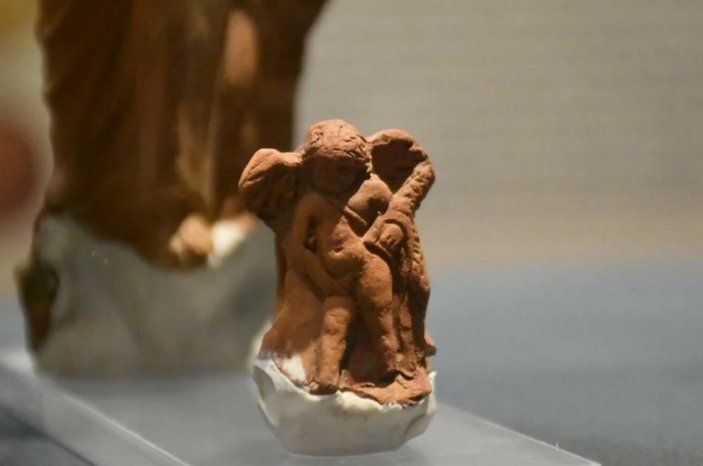 2 bin 300 yıllık Eros figürü ilk kez sergilendi
