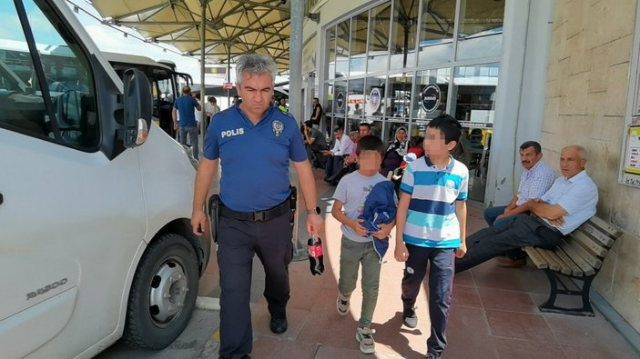 Bursa’da üvey babadan kaçan 2 kardeş, otobüste saklanırken fark edildi