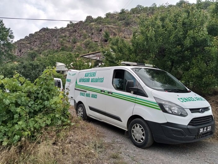 Kayseri'de tamir için çıktığı çatıdan düştü, yaşamını yitirdi