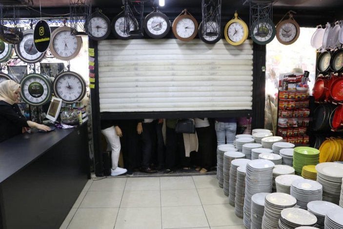 Kahramanmaraş'ta züccaciye dükkanı açılışında izdiham yaşandı
