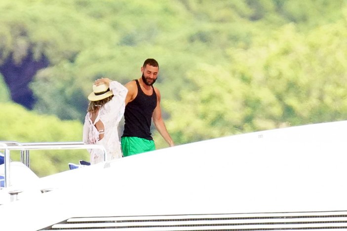 Karim Benzema, yeni sevgilisiyle tatilde