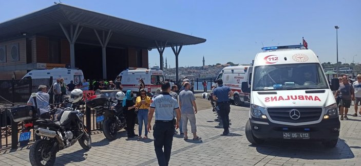 İstanbul'da vapur iskeleye çarptı: 7 yaralı