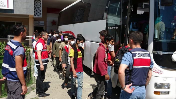 Edirne’de, 363 Afgan kaçak göçmen yakalandı