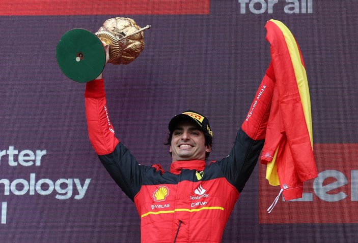 Formula 1 Britanya GP'de kazanan Sainz oldu