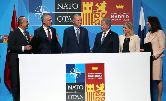 Mevlüt Çavuşoğlu'ndan İsveç ve Finlandiya'ya NATO uyarısı