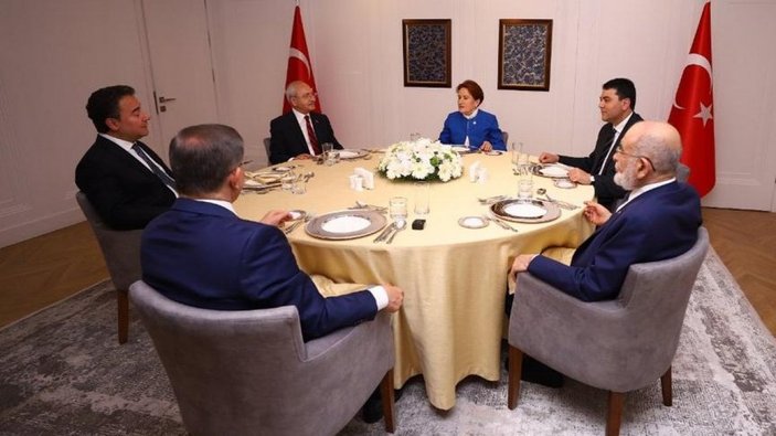 Ahmet Davutoğlu: Kolay bir seçim zaferi olacağını düşünenler yanılıyor