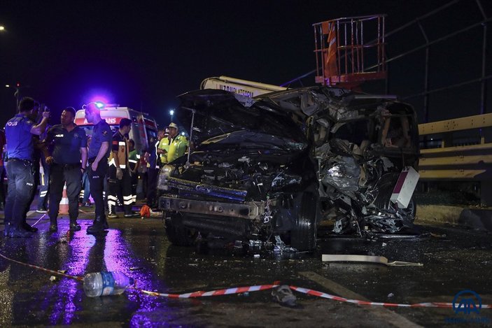 Bayrampaşa'da viyadükte kaza: 2 ölü 5 yaralı